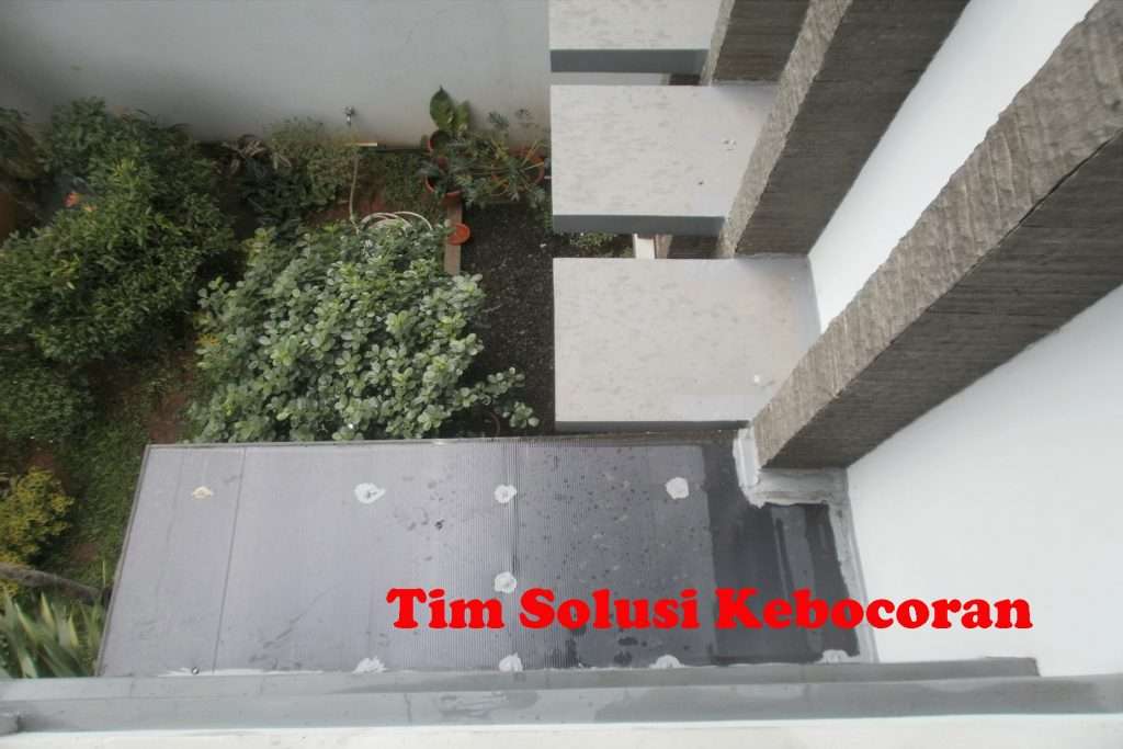 kebocoran canopy dan dak topi-topi