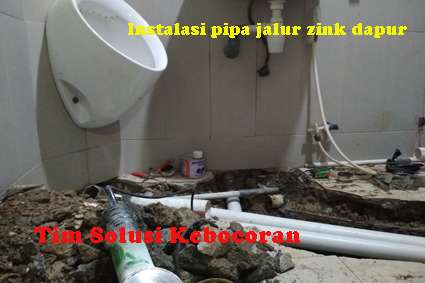 kebocoran pipa kitchen kelapa gading1